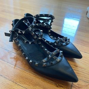 Valentino Noir Rockstud Flats